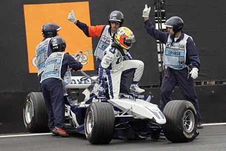 Als Heidfeld-Vertreter darf Antonio Pizzonia einige Rennenn fahren, doch der Brasilianer macht (wie hier in Sao Paulo) keine...