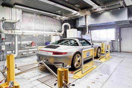 Porsche 911 Targa - Sportwagen - Prüfstand
