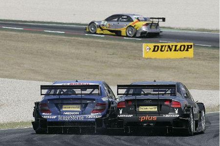 Zurück auf der Strecke gingen das Duell Audi vs. Mercedes weiter.