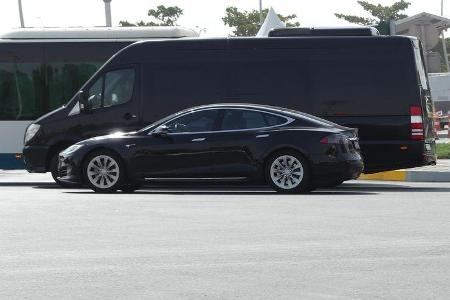 Tesla Model S - Carspotting - GP Abu Dhabi 2018