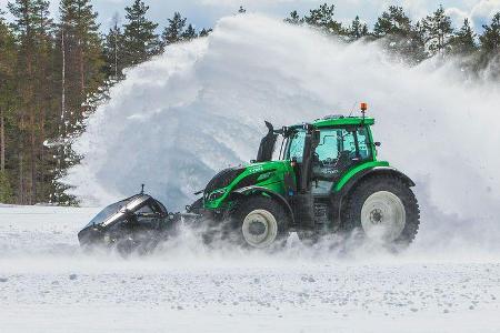 Nokian Valtra Traktor Weltrekord Schneeräumen Nokian Valtra Traktor Weltrekord Schneeräumen