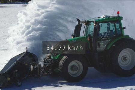 Nokian Valtra Traktor Weltrekord Schneeräumen