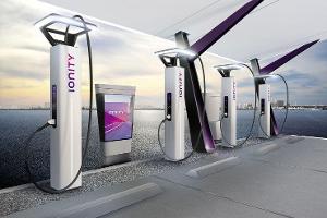 Elektroauto-Schnellladesäulen mit neuer Abrechnung