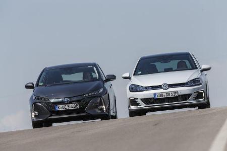 Toyota Prius Plug-in Hybrid, VW Golf GTE Front Toyota Prius Plug-in Hybrid, VW Golf GTE Front