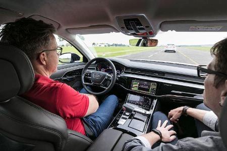 Stau-Pilot lässt Fahrer entspannen