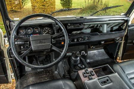 Land-Rover-90-V8-Interieur