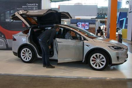 Tesla Model X - Electric Vehicle Symposium 2017 - Stuttgart - Messe - EVS30 Tesla Model X - Electric Vehicle Symposium 2017 - Stuttgart - Messe - EVS30
