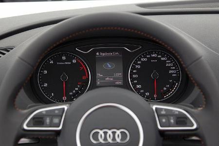 Audi A3, Instrumente, Zentraldisplay
