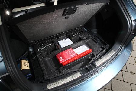 Mazda 6 2.2 D, Kofferraum, Erste Hilfe