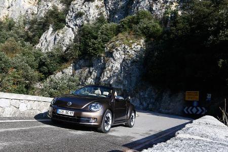 VW Beetle Cabrio 2.0 TDI, Frontansicht, Tunnel