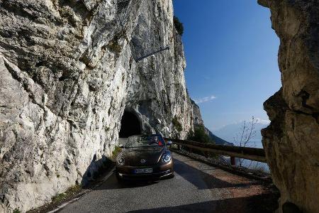 VW Beetle Cabrio 2.0 TDI, Frontansicht, Tunnel