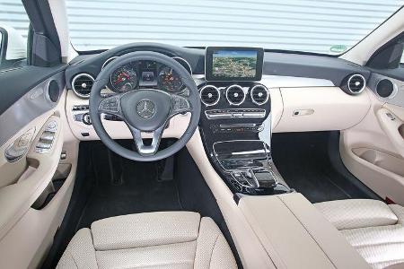 Mercedes C 250 Bluetec, Cockpit