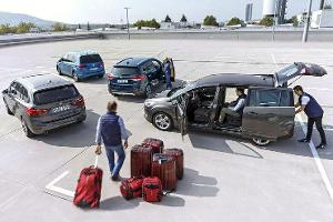 BMW 2er, Ford Grand C-Max, Kia Carens & VW Touran