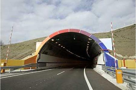 Siegertunnel M-12 bei Madrid Siegertunnel M-12 bei Madrid