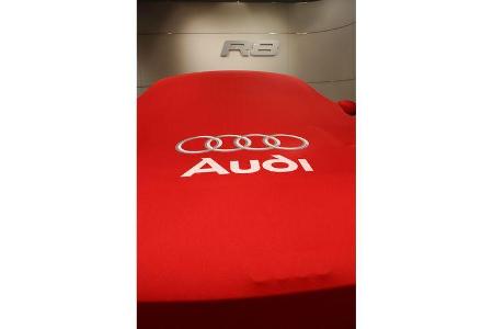 AU 7016 war der interne Code, unter dem das Projekt Audi R8 nach der IAA 2003 zum 