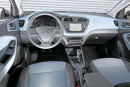 Hyundai i20 Coupé 1.4 CRDi, Cockpit