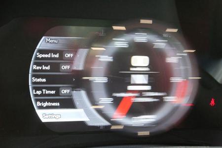 Lexus LFA, Zentraldisplay