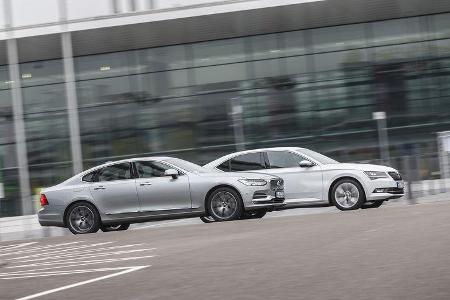 Skoda Superb 2.0 TSI 4x4, Volvo S90 T5 Seite