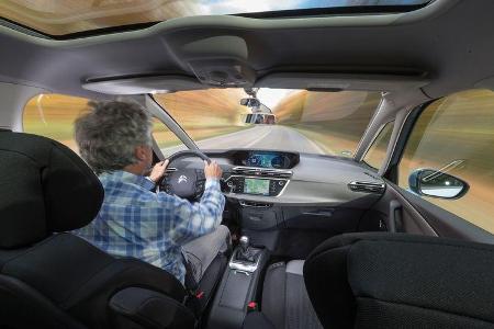 Citroën Grand C4 Picasso e-HDi 115 Intensive, Cockpit, Fahrersicht