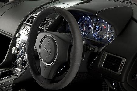 Aston Martin V8 Vantage N420, Cockpit