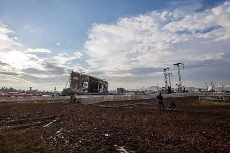 Das zwischenzeitlich geräumte Gelände des Rock am Ring am Samstag Das zwischenzeitlich geräumte Gelände des Rock am Ring am Samstag