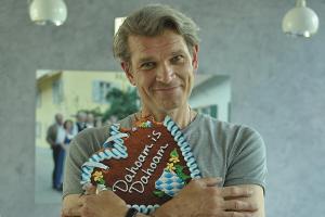 Götz Otto: Internationaler Gast-Star bei "Dahoam is Dahoam"