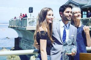 Paul Walkers Tochter verleiht Preis an Adrian Grenier