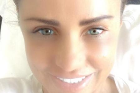 Selfie aus der Klinik: Katie Price Selfie aus der Klinik: Katie Price
