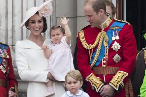 Kleine Royals entzücken bei Geburtstagsparade der Queen