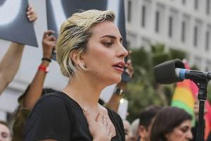 Lady Gaga weint um die Opfer von Orlando