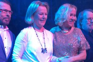 Nach 30 Jahren: ABBA singen wieder gemeinsam