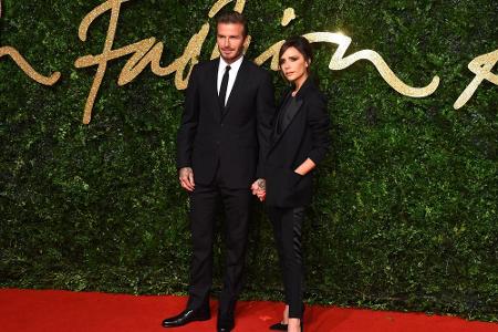 Bei den Beckhams hatten dieses Mal beide die Hosen an. Victoria trug eine Kombination aus schwarzem Blazer und dazu passende...