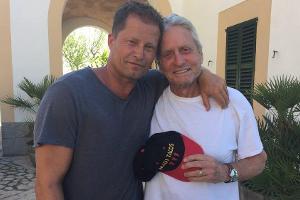Dieses Foto entstand beim Treffen von Michael Douglas und Til Schweiger auf Mallorca