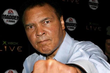 Muhammad Ali bei einer Veranstaltung im Jahr 2004 Muhammad Ali bei einer Veranstaltung im Jahr 2004