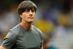 Jogi Löw über seinen Hosen-Griff: "Natürlich tut's mir leid"