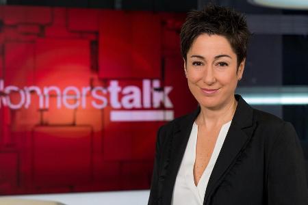 Dunja Hayali moderiert die Show Dunja Hayali moderiert die Show