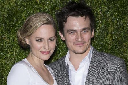 Keiner hat's gewusst: Aimee Mullins und Rupert Friend sind seit dem 1. Mai verheiratet Keiner hat's gewusst: Aimee Mullins und Rupert Friend sind seit dem 1. Mai verheiratet