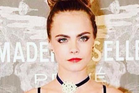 Cara Delevingne mit Lippen-Ring
