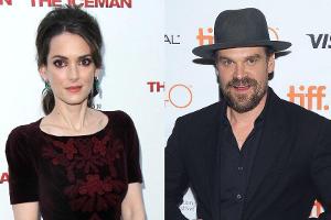 "Stranger Things": Pinkelpausen für Winona Ryder und David Harbour