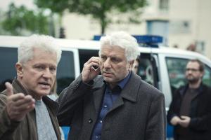 Kriminalhauptkommissar Ivo Batic (Miroslav Nemec, l.) erklärt seinem Kollegen Franz Leitmayr (Udo Wachtveitl) aufgewühlt den...