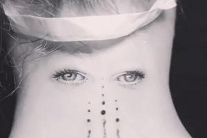 Dieses Topmodel hat jetzt Augen im Nacken