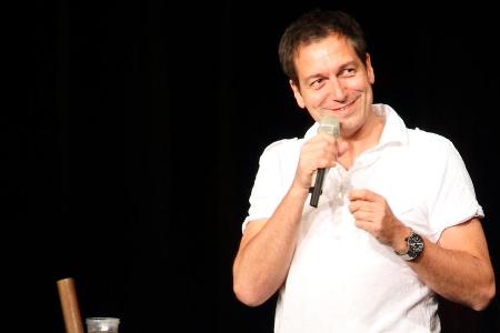 Dieter Nuhr bei einem Auftritt in Zürich Dieter Nuhr bei einem Auftritt in Zürich