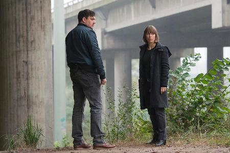 Bukow (Charly Hübner) und König (Anneke Kim Sarnau) am Tatort