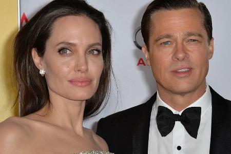 Angelina Jolie und Brad Pitt bei der Premiere ihres Films Angelina Jolie und Brad Pitt bei der Premiere ihres Films