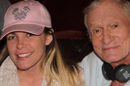 Hugh Hefner beim Kinoabend mit seiner Frau: Dieses Bild postete der Hugh Hefner beim Kinoabend mit seiner Frau: Dieses Bild postete der
