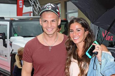 Pietro und Sarah Lombardi scheinen derzeit schwerwiegende Eheprobleme zu haben Pietro und Sarah Lombardi scheinen derzeit schwerwiegende Eheprobleme zu haben