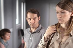 "Tatort: Großer schwarzer Vogel": Anne Kröber (Klara Manzel, r.) berichtet Kommissar Stark (Boris Aljinovic) von einem "Scha...