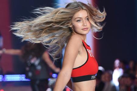Gigi Hadid (20) bereitete sich mit Box-Training auf ihr Fashion-Show-Debüt vor. Dementsprechend sportlich fiel auch ihr Outf...