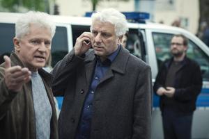 "Tatort: Die Wahrheit": Kriminalhauptkommissar Ivo Batic (Miroslav Nemec, l.) erklärt seinem Kollegen Franz Leitmayr (Udo Wa...