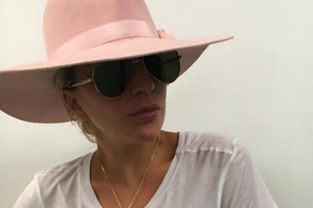 Lady Gaga ist kaum noch ohne Hut unterwegs Lady Gaga ist kaum noch ohne Hut unterwegs